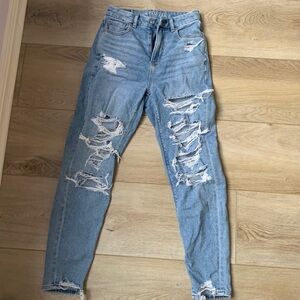 High waisted American eagle jeans ripped stretchy mom jeans